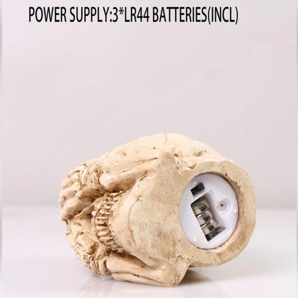 Glowing Skull Statue Halloween LED Decoration - Picture 3 of 4